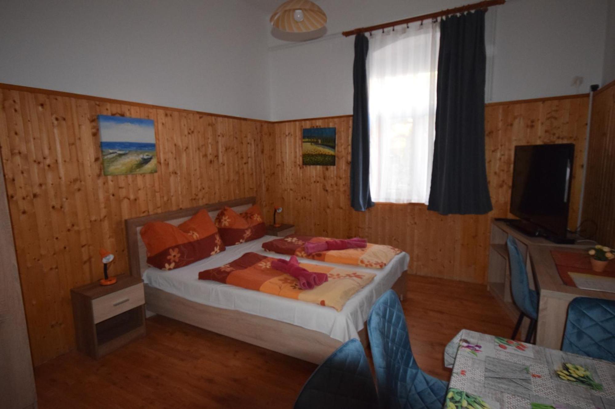 Guest House Silatti - Apartments Keszthely Εξωτερικό φωτογραφία