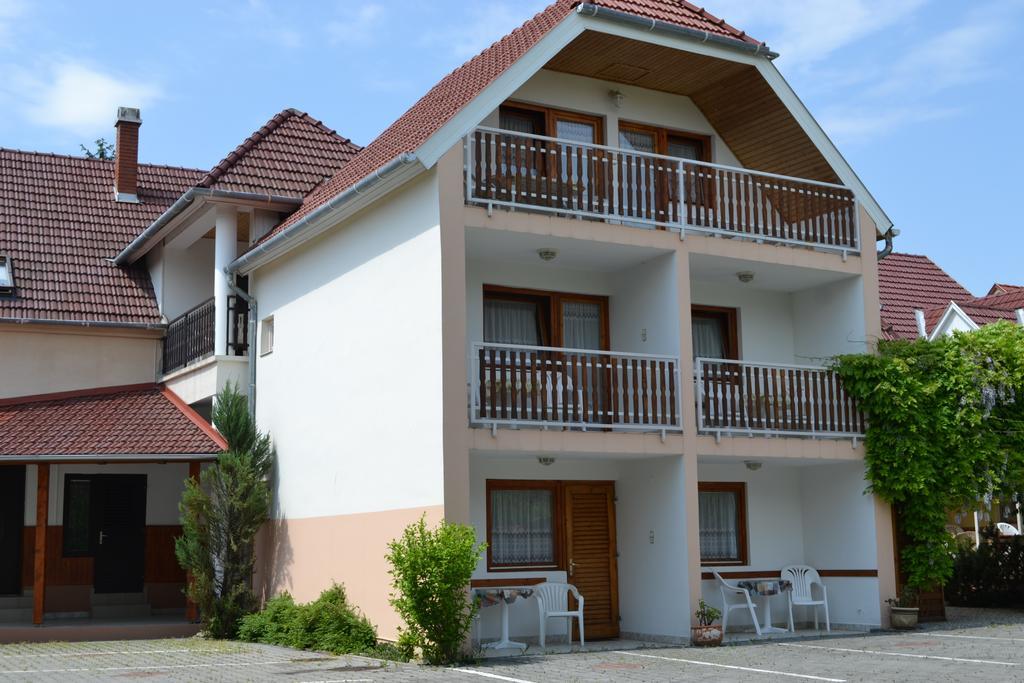 Guest House Silatti - Apartments Keszthely Εξωτερικό φωτογραφία